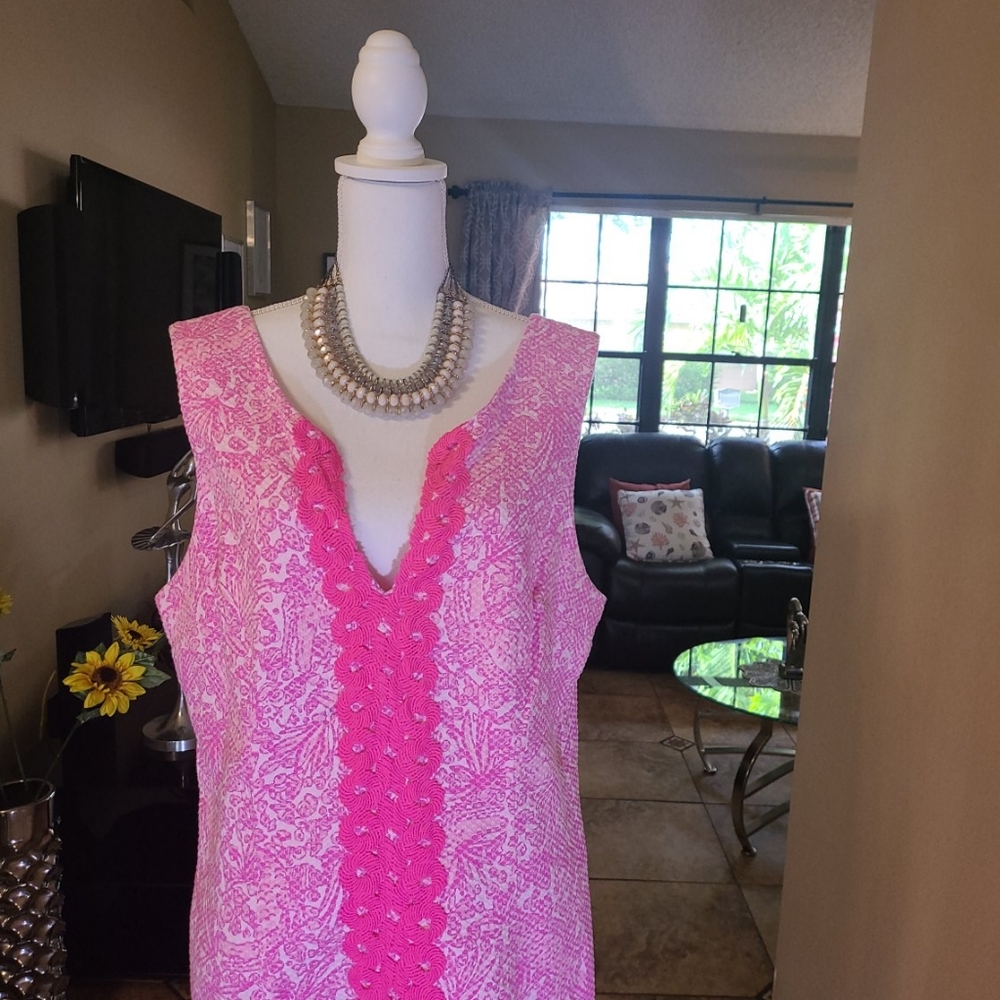 Lilly Pulitzer Pink Patterned Mini Dress with Hot Pink Trim - Picture 4 of 7